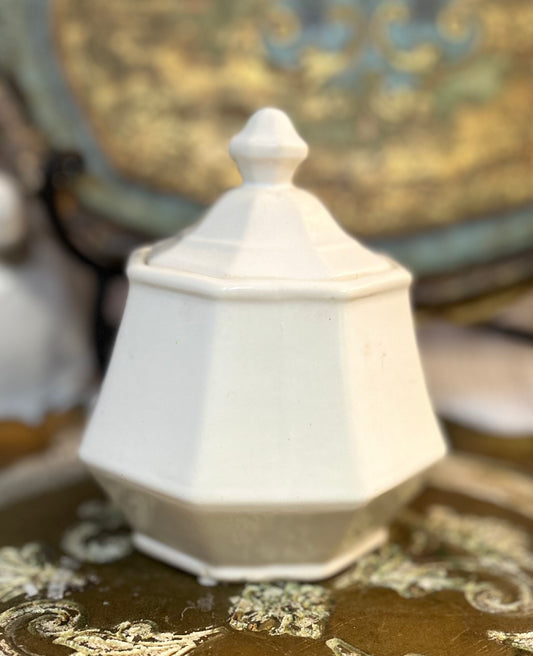 Mon Coeur “ My Heart” Homer Laughlin sugar dish with lid
