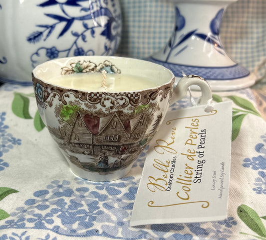 Collier de Perles “String of Pearls” Johnson Brother’s Heritage Hall tea cup