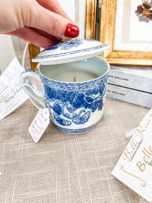 Collier de Perles “String of Pearls “ Blue and white tea cup with lid