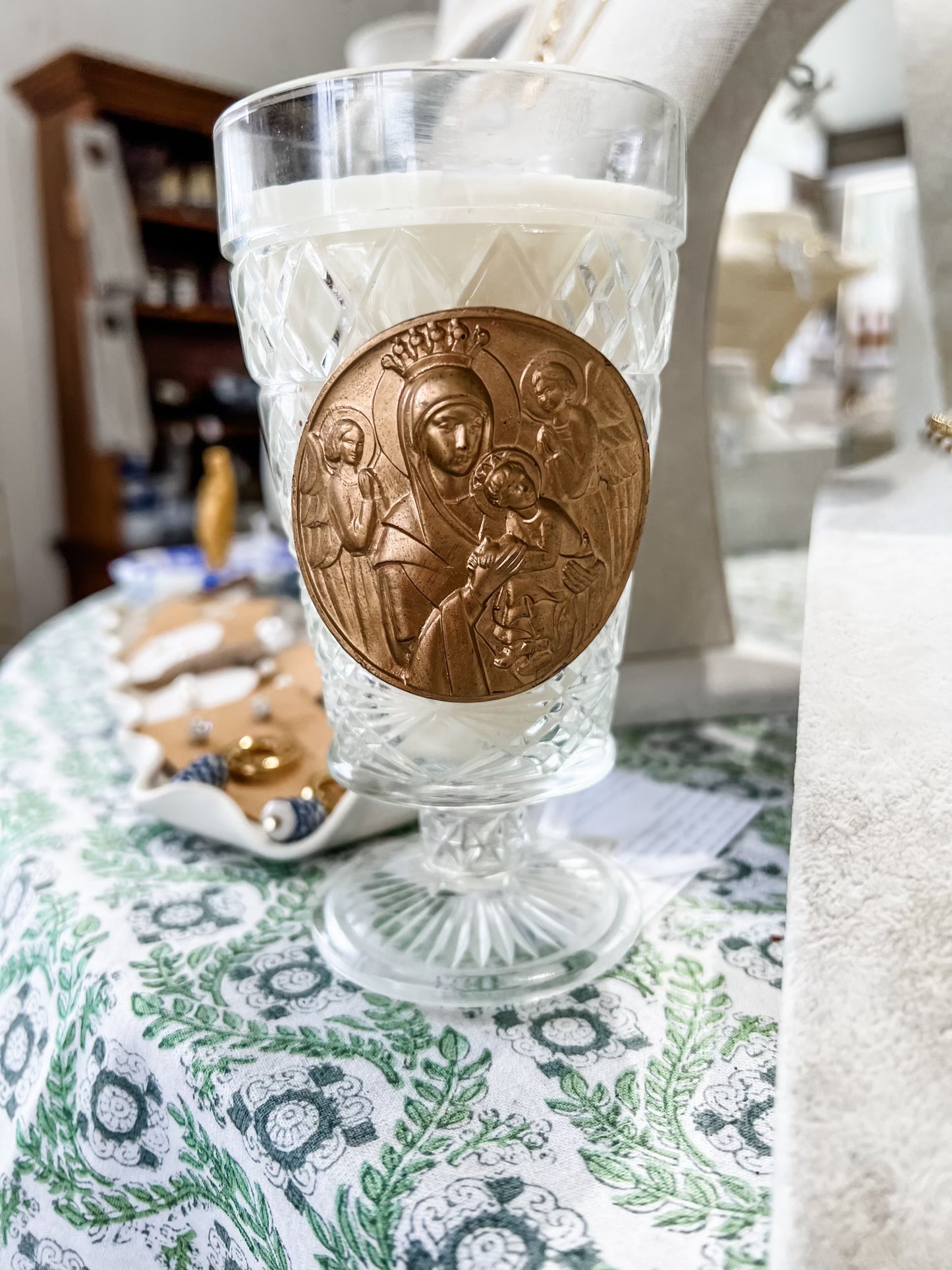 Blessed Mother with Baby Jesus surrounded by angels intaglio String of Pearls